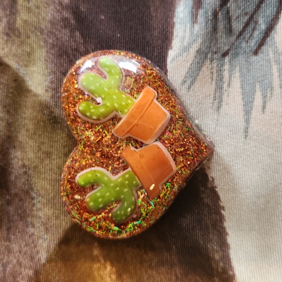 CACTUS BROOCH - Picture 7 of 9